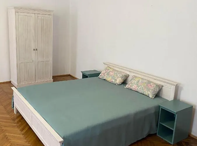 Apartament Istoric Ultracentral - With Parking