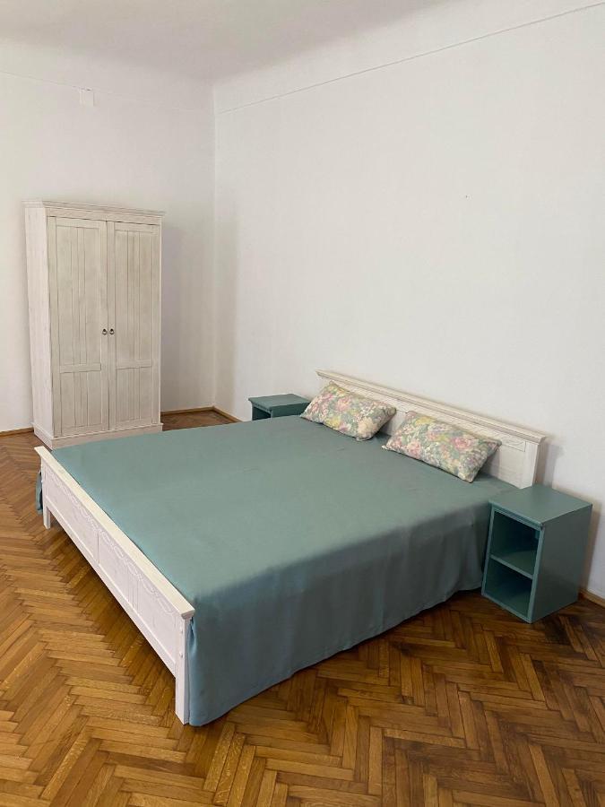 Istoric Ultracentral - With Parking